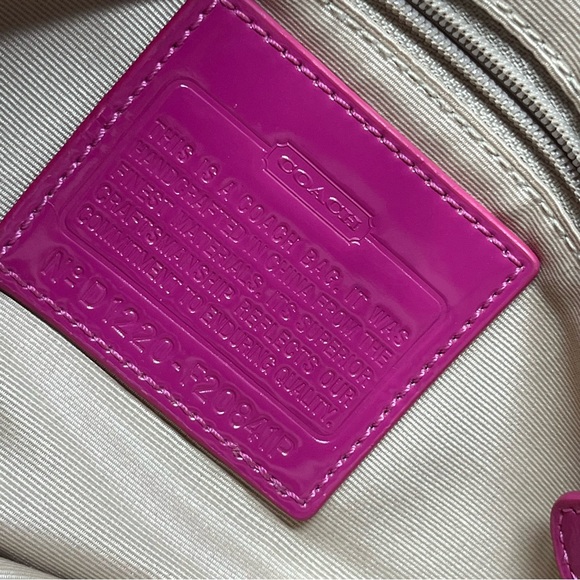 Coach Peyton Signature Clover Crossbody Bag Coach Factory - Picture 9 of 11